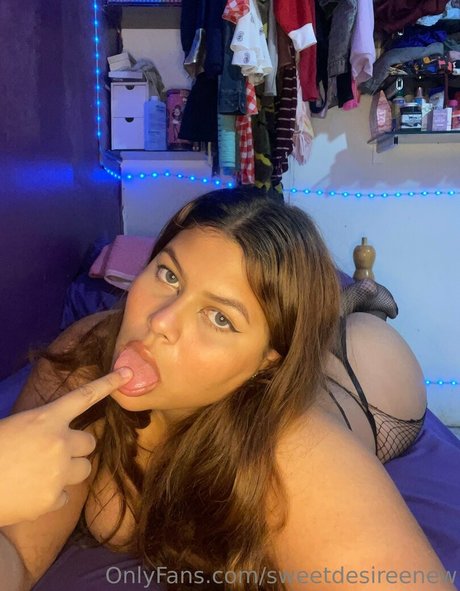 sweetdesireenew erotic star photo