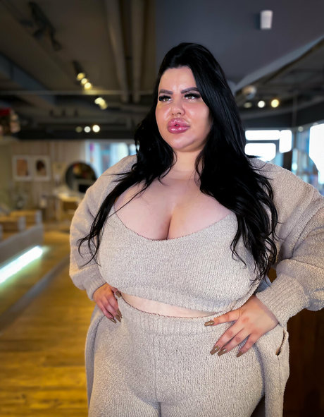 female popular onlyfans xxx pics