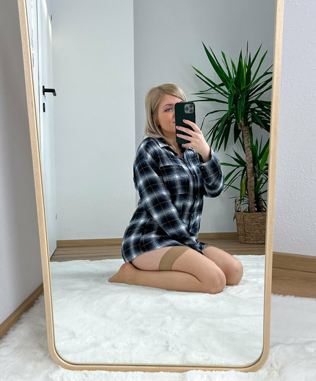 asian shemale onlyfans naked images