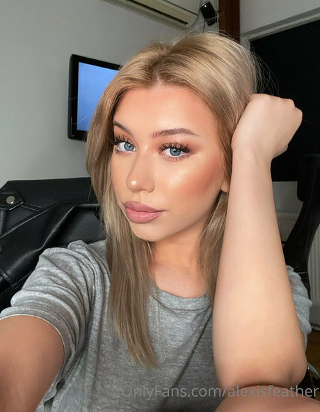 alexisfeather pornstar exclusive photo