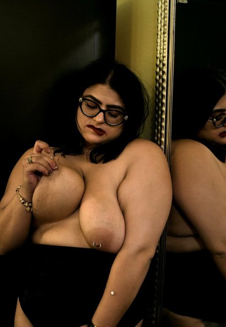 moodymusings model exclusive pictures