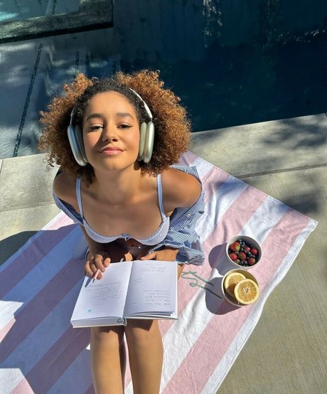 Lena Situations beautiful star photo