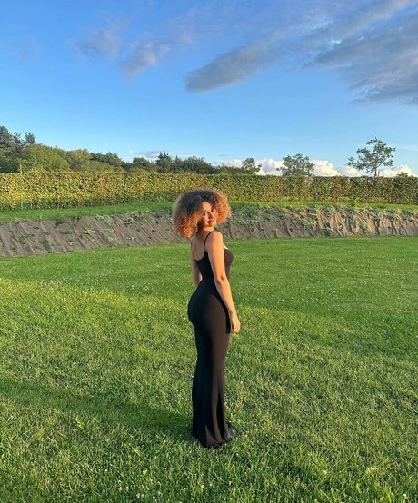 Lena Situations pornstar nudes pic