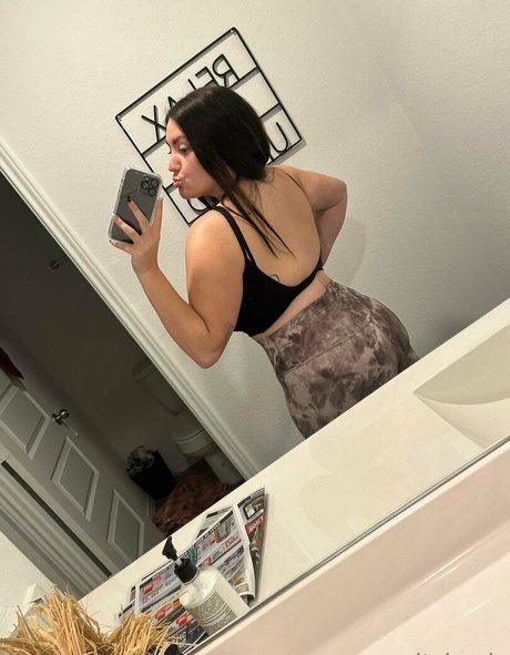 itskayls star hot photo