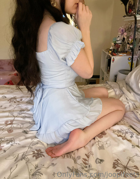 joopifeets nude model photos