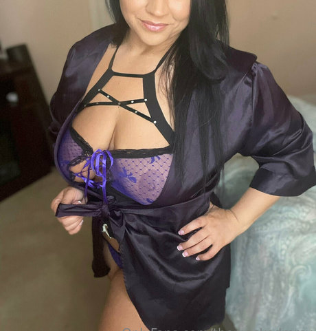 themaskedmrsx model sexy photos