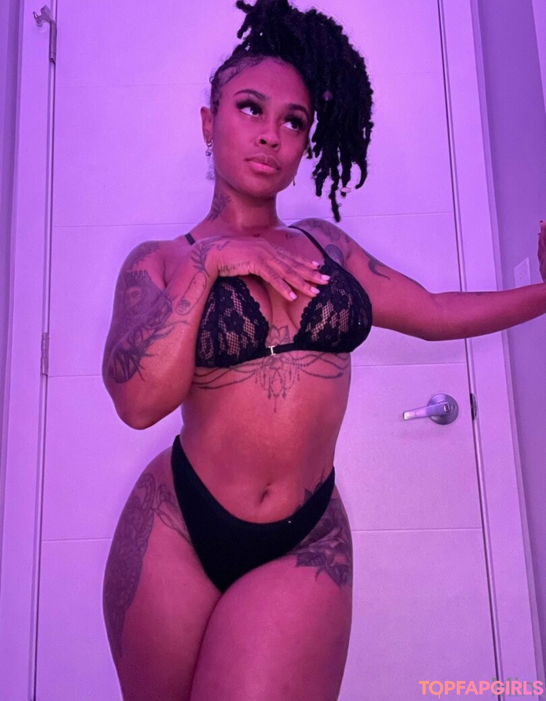 therealbombshell mint star beautiful images