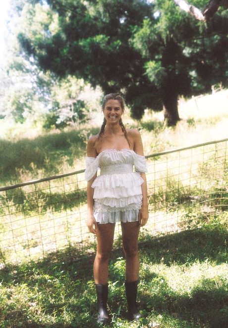 Natalie Roser hd model photos