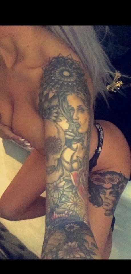 Meesh Elizabeth pornstar free image