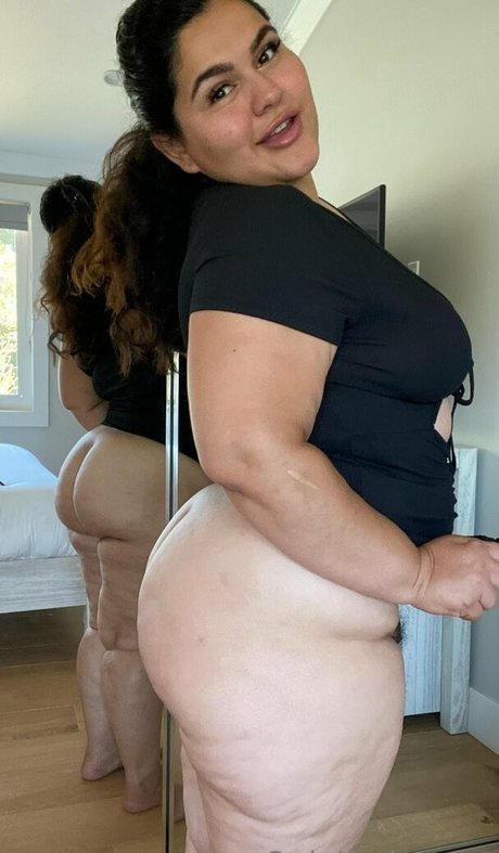 stepdaughter onlyfans pornographic photo