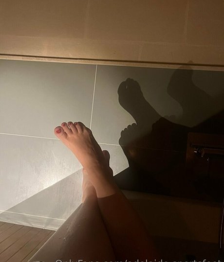 adelaide sportsfeet beautiful model image