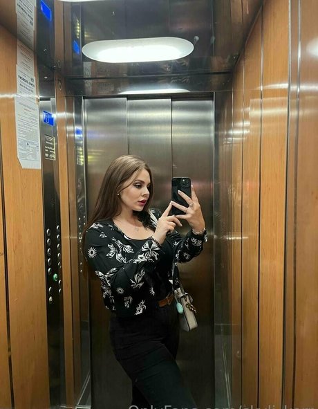 skyli kerr star top pictures