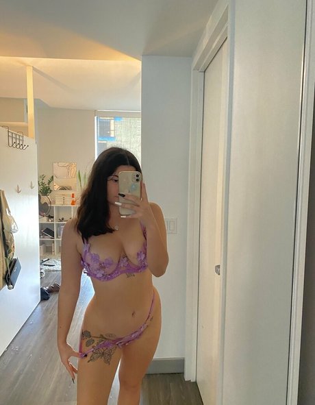 allyken nude star img