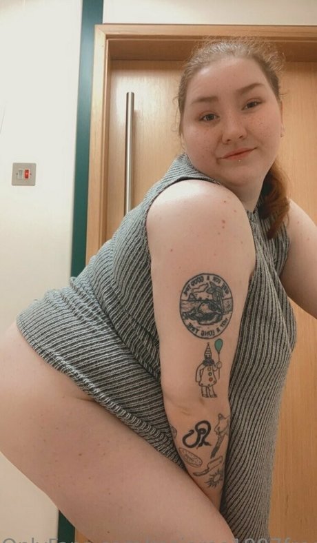 rosieblossomfree nudes model image