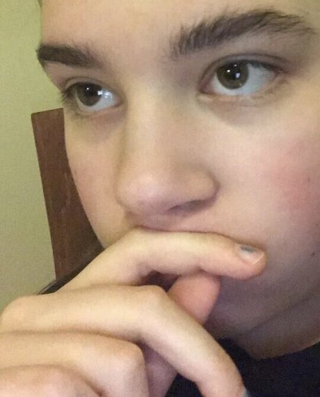 HinaToy model adult image