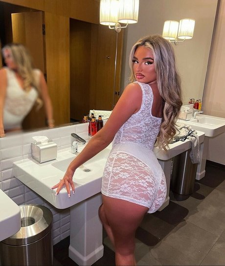 latina shemale onlyfans xxx image