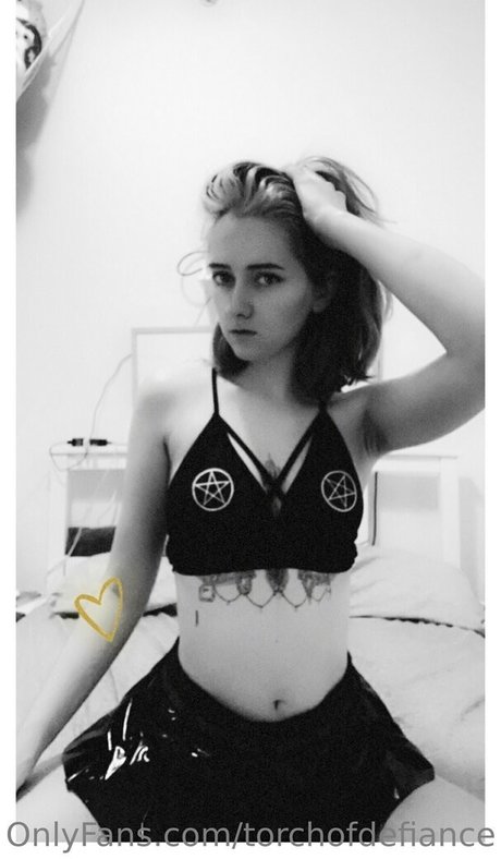 cute babe onlyfans sexy photo