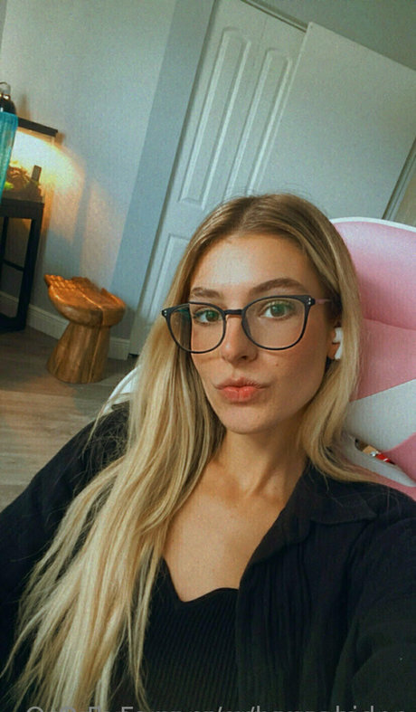 beccabiden nudes model photos