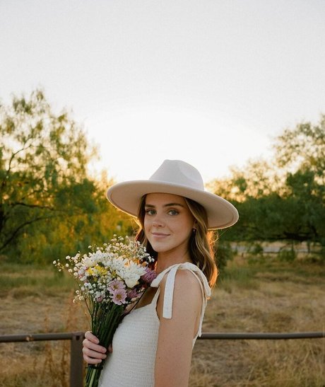 huge tits milf onlyfans top images