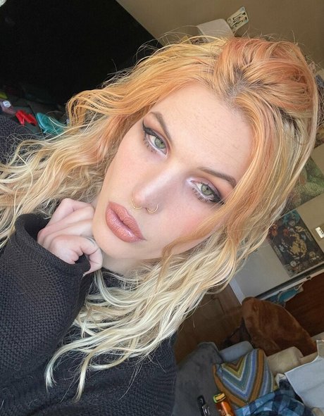 lilkittyjadee sex model pic