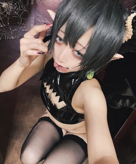 Mokumoku Free_ erotic model img