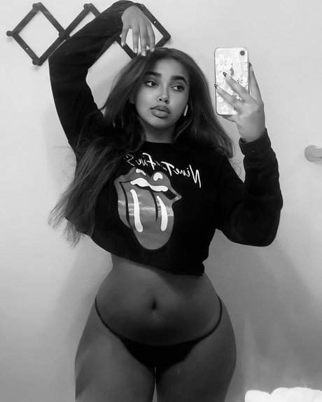 lovesicksavii exclusive model pic