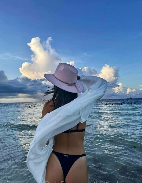 laura lagoon model pornographic pic