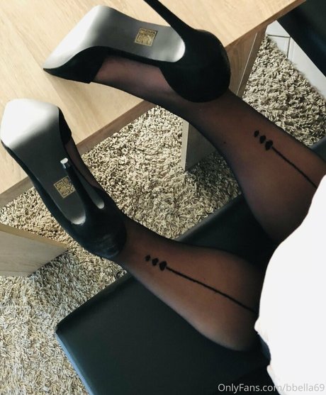 lightskin onlyfans sexy image