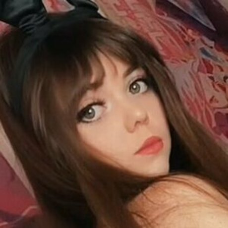 DanniMeow best model pic