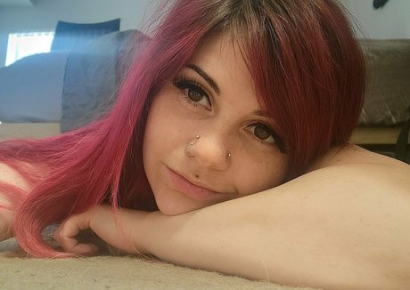 spookysnacking naked star image