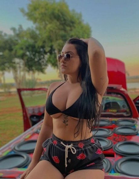 Danyelle Oliveira perfect star images