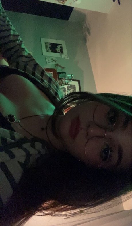 The slutty grunge star best image