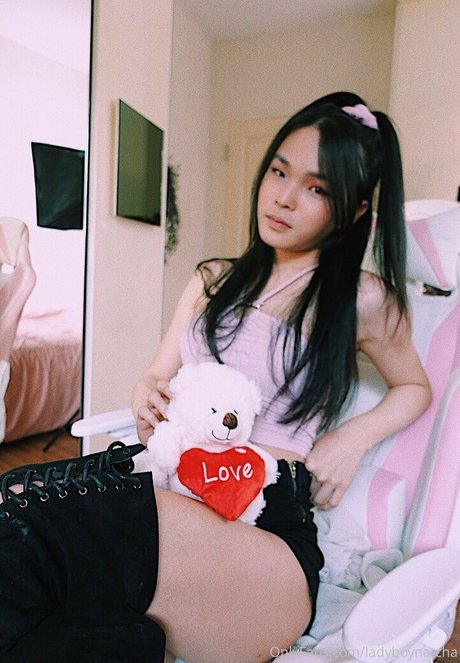 ladyboynatcha pretty star pic