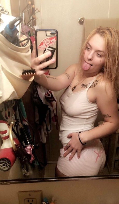 thatoneforeignn pornstar nude pics