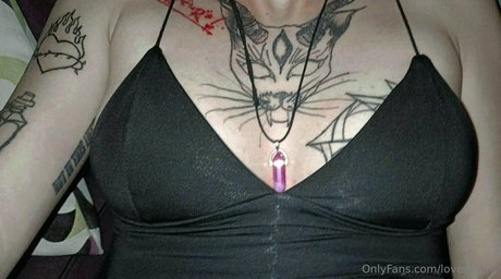 loveaxlgnr high quality star photo