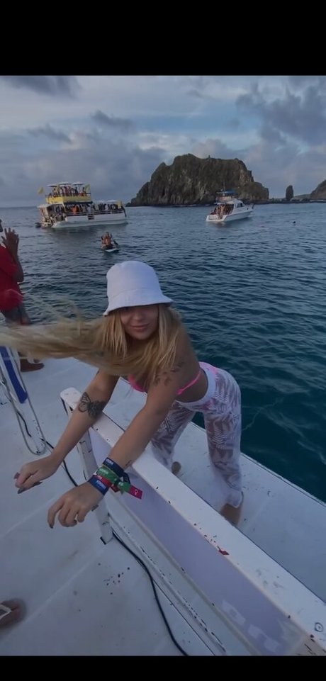 Viih Tube pornstar pics