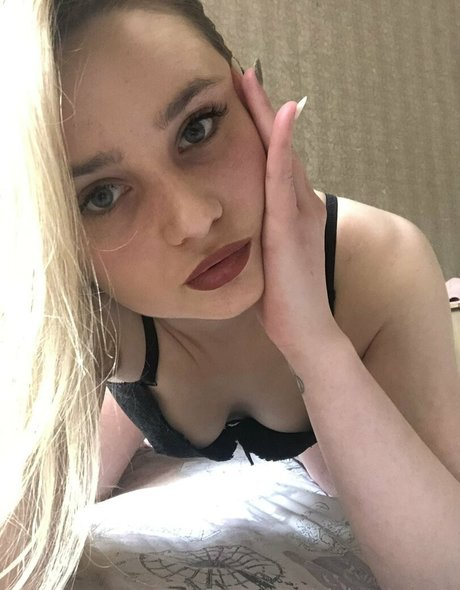 violetcherryy pornstar adult picture