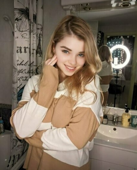 violetcherryy star images