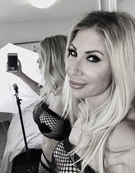 gay influencer onlyfans top pics