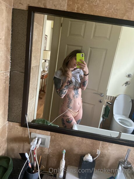 Brokenmirror__ best model galleries