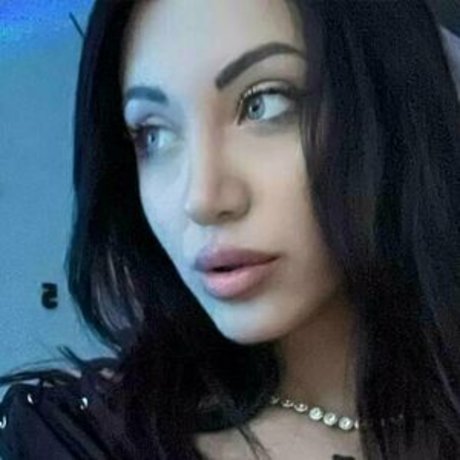 Brokenmirror__ model nude image