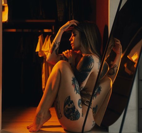 Brokenmirror__ perfect actress pics