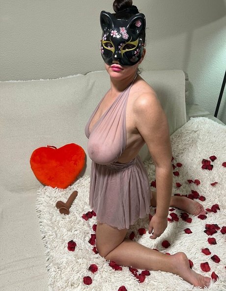 Elsaliux exclusive pornstar photos