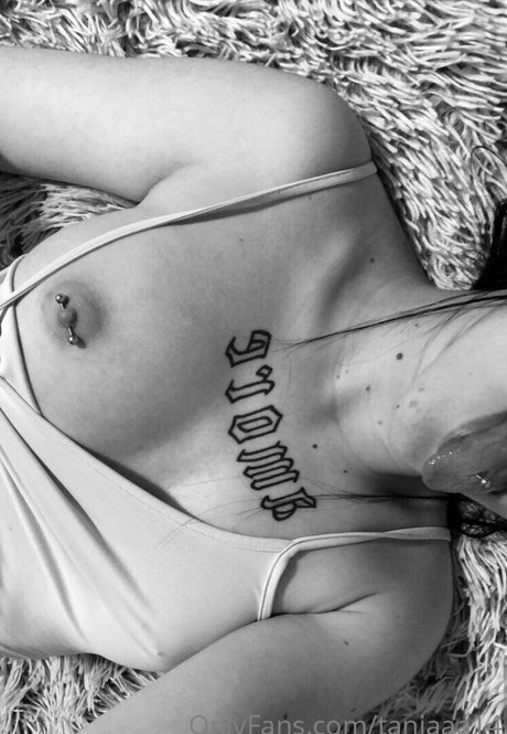 iamronela xxx actress photo