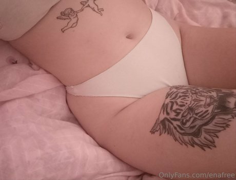 enafree erotic model photo