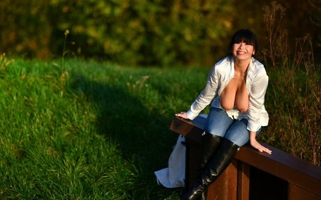 ass spread onlyfans best picture