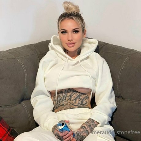 emeraude stonefree top star picture