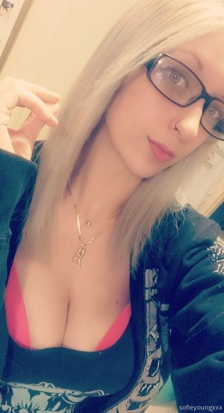 sofieyoungxxx Images