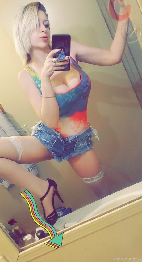 sofieyoungxxx sex actress picture