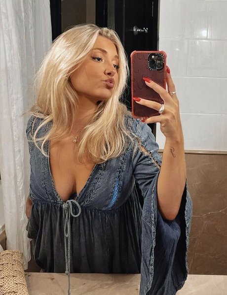 hot mature onlyfans art nude image